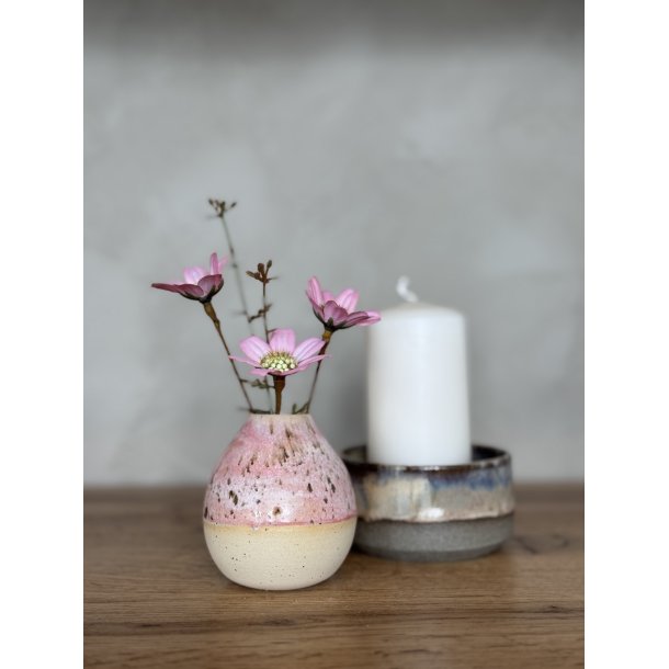 Minivase, Daggry