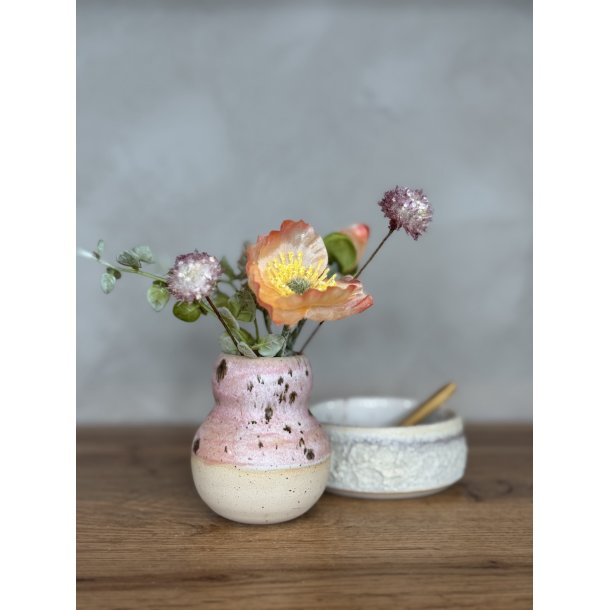 Minivase, Daggry